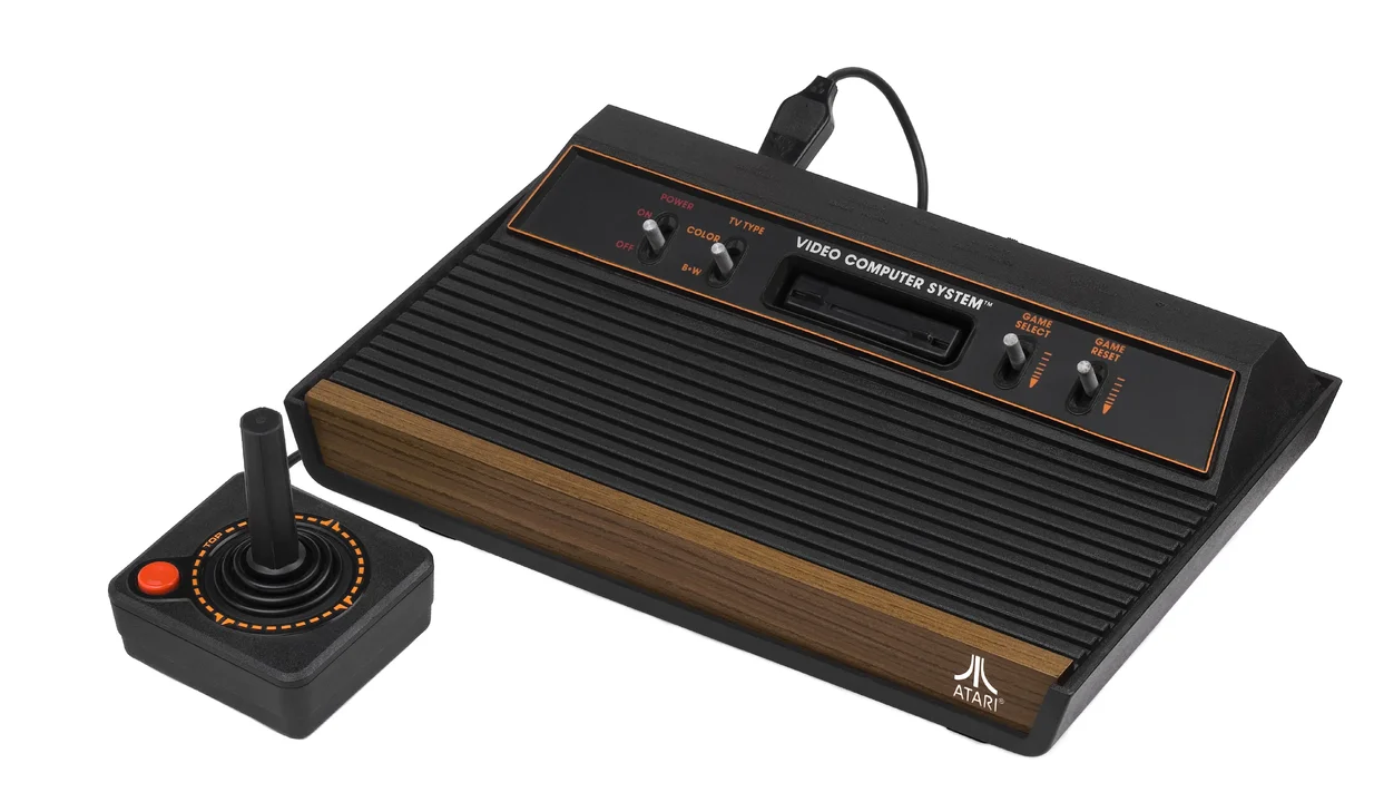 Atari-2600-Wood-4Sw-Set.webp